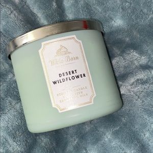 Bath & Body works candle !! Desert Wildflower